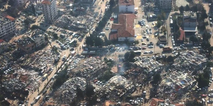 “Sağlam Evler” davası: Depremde yıkılan sitede 6 kişiye dava